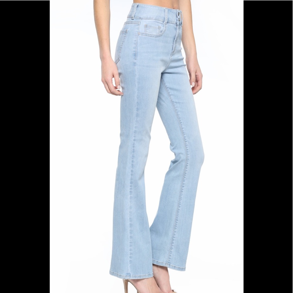 Highrise 2 button waistband bootcut jeans by Cello